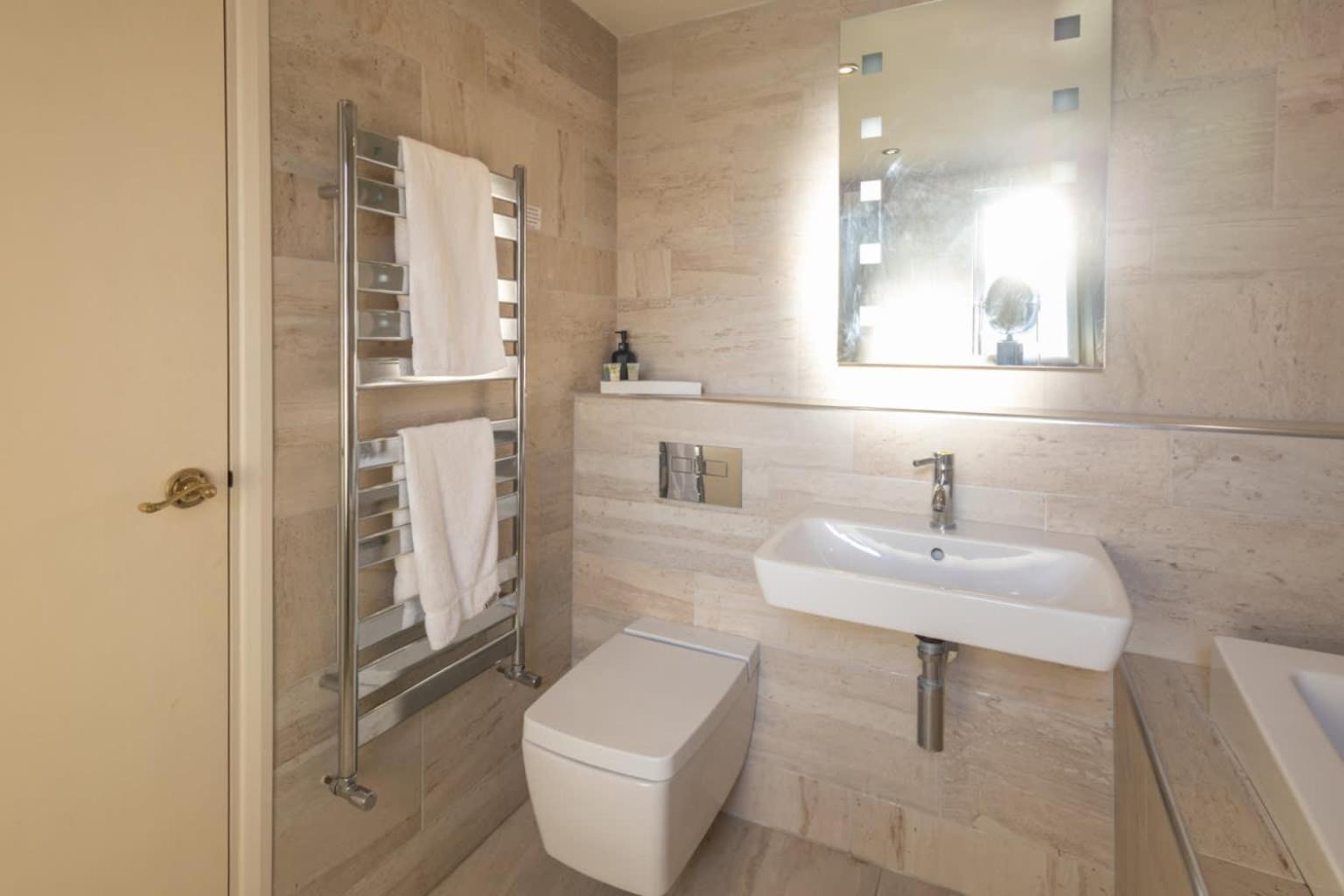 Host & Stay - The Raven Hotel Much Wenlock Habitación foto