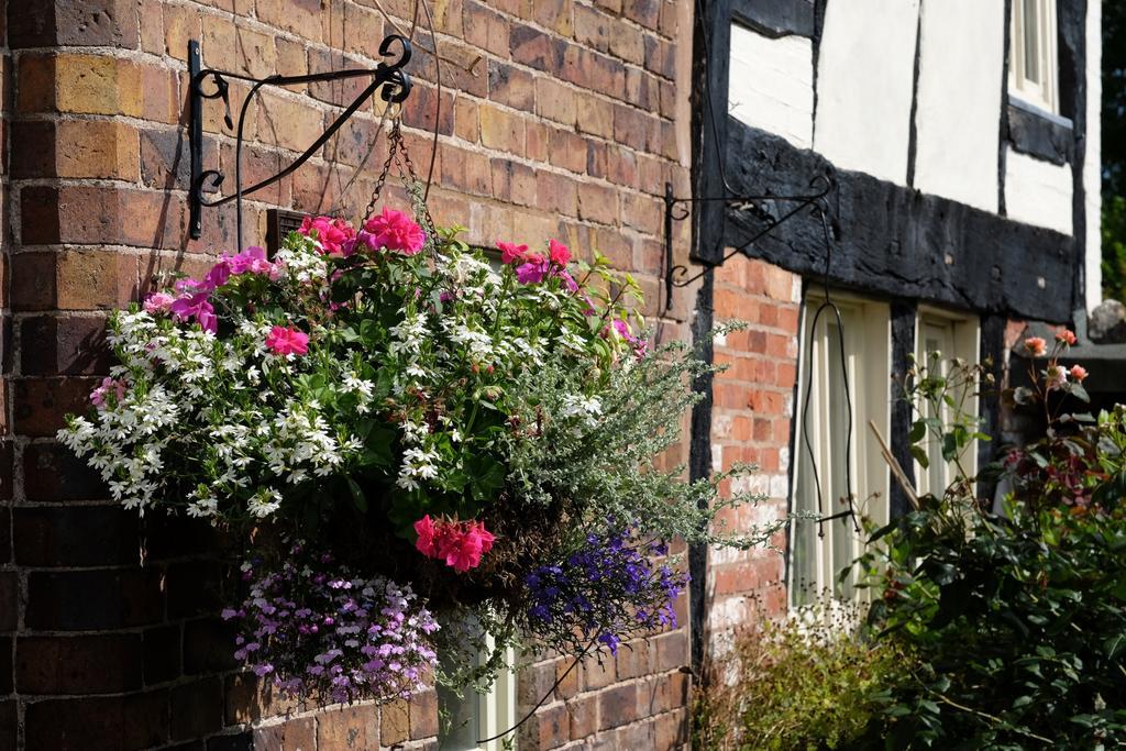 Host & Stay - The Raven Hotel Much Wenlock Exterior foto