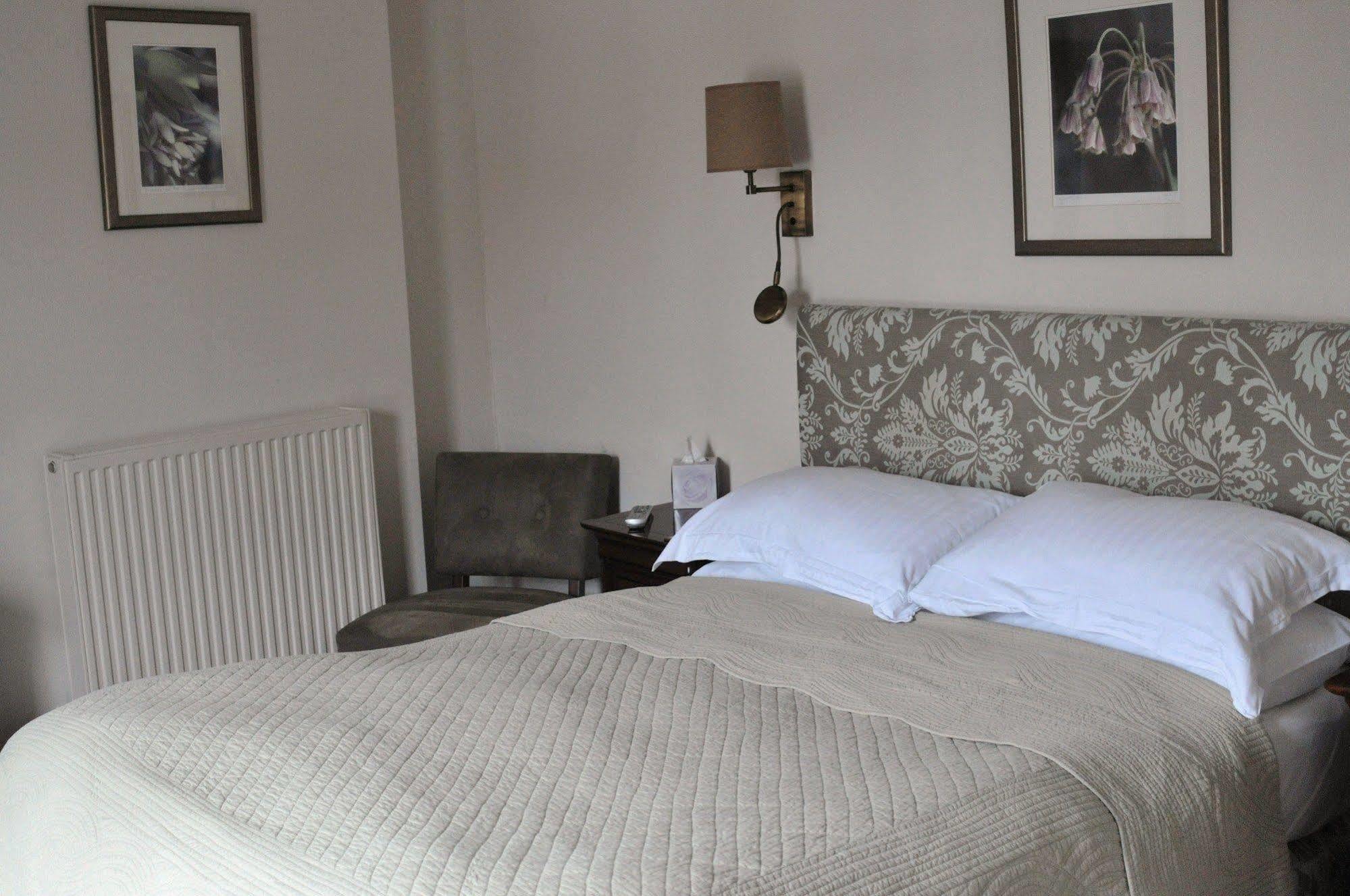 Host & Stay - The Raven Hotel Much Wenlock Exterior foto